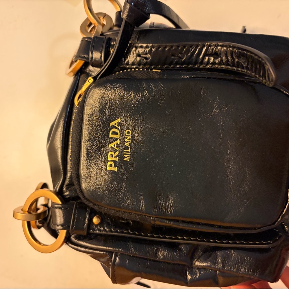 Prada - Picture 7 of 9